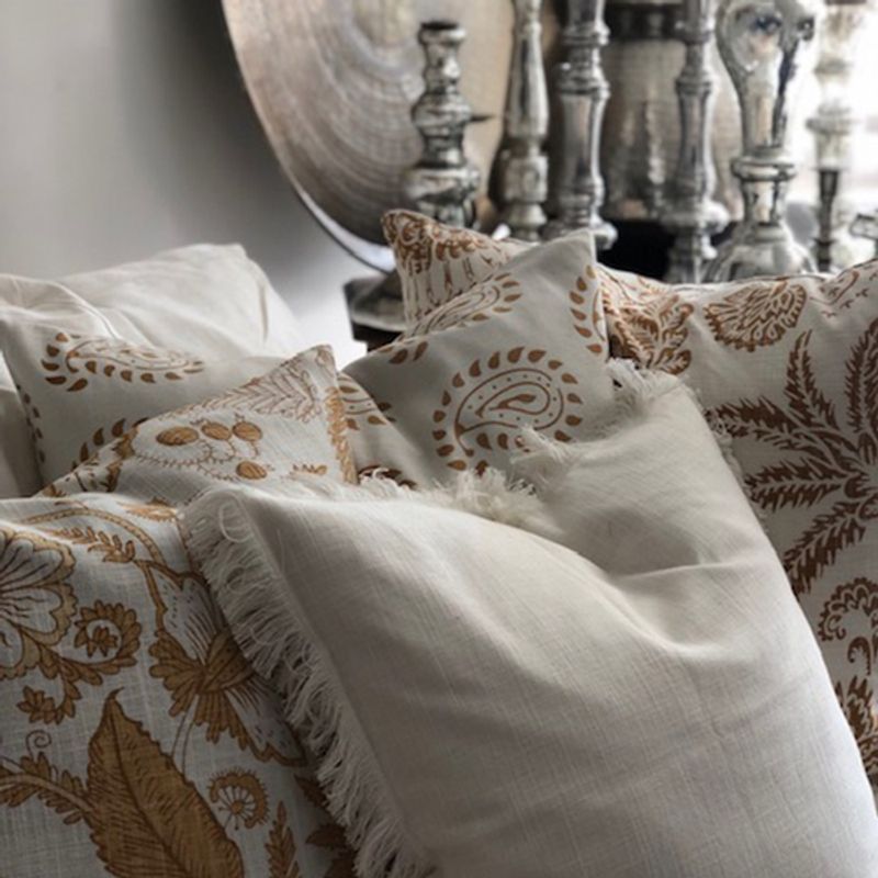 cushion cover Golden Honey New Paisly